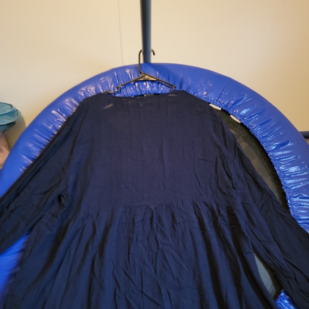 Top - Picture 2 of 3